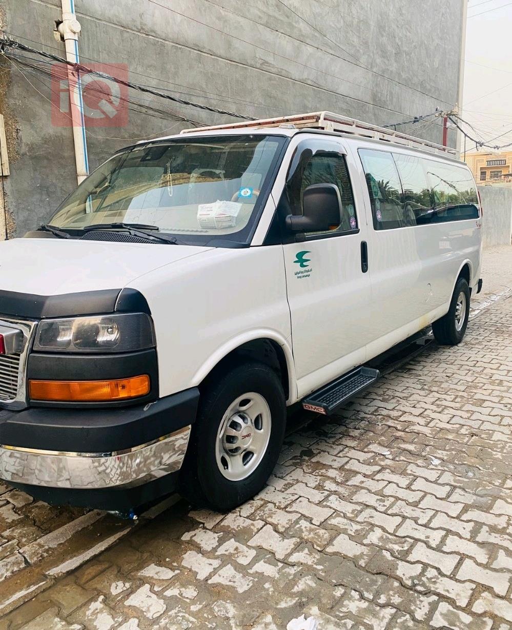 GMC Savana